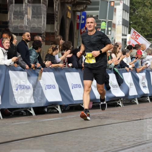 13.09.2026 - 21. swb-Marathon Bremen Strokosch-Dieckow http://msf.ph/oto/10298318 13.09.2026 10:49:45 Ziel 10294, 10739, 10835, 10846, 10910, 11092, 11191, 11621, 11635, 12376, 10452, 10508, 10593, 10966, 11005, 11035, 11183, 12380 meine-sportfotos.de