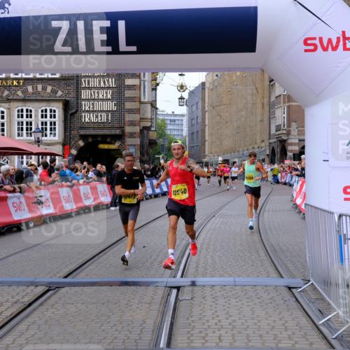 13.09.2026 - 21. swb-Marathon Bremen Tim E. http://msf.ph/oto/10298321 13.09.2026 10:35:01 Ziel 10818, 11197, 11964, 12358, 12413, 12540, 13637 meine-sportfotos.de