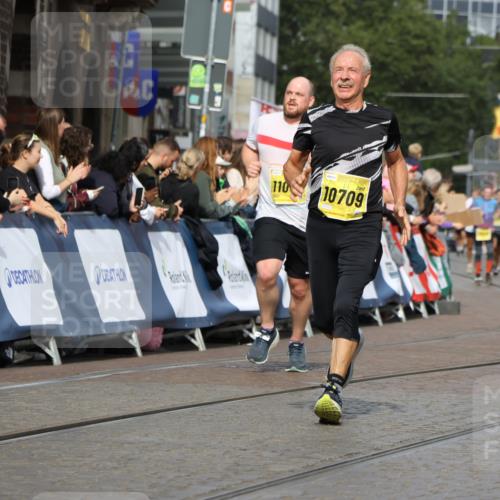 13.09.2026 - 21. swb-Marathon Bremen Strokosch-Dieckow http://msf.ph/oto/10298335 13.09.2026 10:49:51 Ziel 10739, 10835, 10846, 10910, 11092, 11191, 11621, 11635, 11717, 12376, 10452, 10593, 10876, 10966, 11005, 11035, 11415, 12380, 12510 meine-sportfotos.de