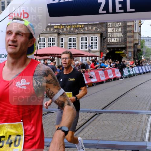 13.09.2026 - 21. swb-Marathon Bremen Tim E. http://msf.ph/oto/10298338 13.09.2026 10:35:03 Ziel 10818, 11197, 11964, 12358, 12413, 12540, 13588, 13637 meine-sportfotos.de