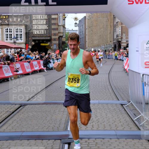 13.09.2026 - 21. swb-Marathon Bremen Tim E. http://msf.ph/oto/10298343 13.09.2026 10:35:04 Ziel 10818, 11197, 11964, 12358, 12413, 12540, 13588, 13601, 13637 meine-sportfotos.de