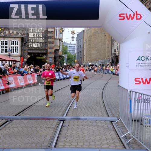 13.09.2026 - 21. swb-Marathon Bremen Tim E. http://msf.ph/oto/10298348 13.09.2026 10:35:08 Ziel 11197, 11964, 12358, 12413, 12540, 13588, 13601, 13625 meine-sportfotos.de