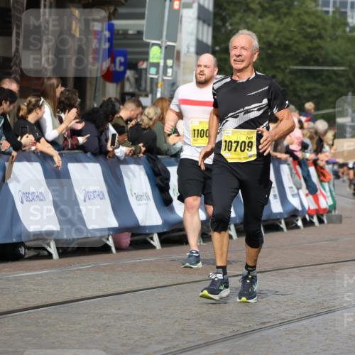 13.09.2026 - 21. swb-Marathon Bremen Strokosch-Dieckow http://msf.ph/oto/10298359 13.09.2026 10:49:51 Ziel 10739, 10835, 10846, 10910, 11092, 11191, 11621, 11635, 11717, 12376, 10452, 10593, 10876, 10966, 11005, 11035, 11415, 12380, 12510 meine-sportfotos.de