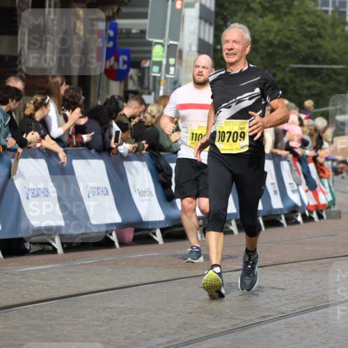 13.09.2026 - 21. swb-Marathon Bremen Strokosch-Dieckow http://msf.ph/oto/10298365 13.09.2026 10:49:51 Ziel 10739, 10835, 10846, 10910, 11092, 11191, 11621, 11635, 11717, 12376, 10452, 10593, 10876, 10966, 11005, 11035, 11415, 12380, 12510 meine-sportfotos.de