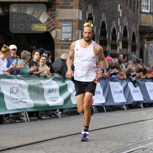 13.09.2026 - 21. swb-Marathon Bremen Strokosch-Dieckow http://msf.ph/oto/10298376 13.09.2026 12:41:24 Ziel 634, 642, 1139 meine-sportfotos.de