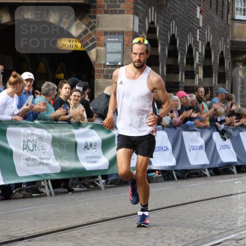 13.09.2026 - 21. swb-Marathon Bremen Strokosch-Dieckow http://msf.ph/oto/10298378 13.09.2026 12:41:24 Ziel 634, 642, 1139 meine-sportfotos.de