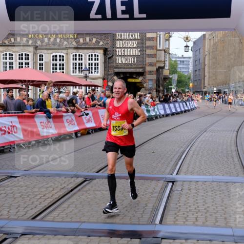13.09.2026 - 21. swb-Marathon Bremen Tim E. http://msf.ph/oto/10298385 13.09.2026 10:35:12 Ziel 11197, 11964, 12358, 12413, 12540, 13588, 13601, 13625 meine-sportfotos.de