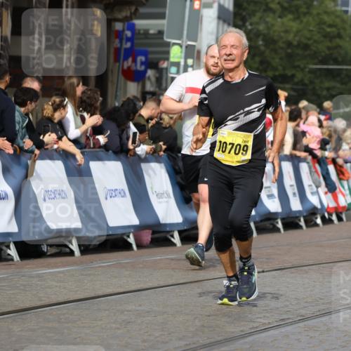 13.09.2026 - 21. swb-Marathon Bremen Strokosch-Dieckow http://msf.ph/oto/10298387 13.09.2026 10:49:51 Ziel 10739, 10835, 10846, 10910, 11092, 11191, 11621, 11635, 11717, 12376, 10452, 10593, 10876, 10966, 11005, 11035, 11415, 12380, 12510 meine-sportfotos.de