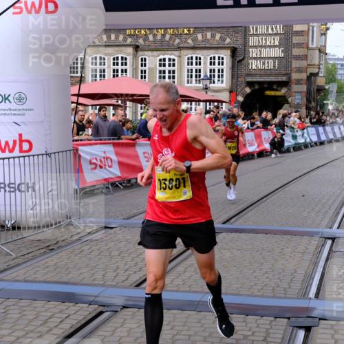13.09.2026 - 21. swb-Marathon Bremen Tim E. http://msf.ph/oto/10298392 13.09.2026 10:35:13 Ziel 11197, 11964, 12358, 12413, 12540, 13588, 13601, 13625 meine-sportfotos.de
