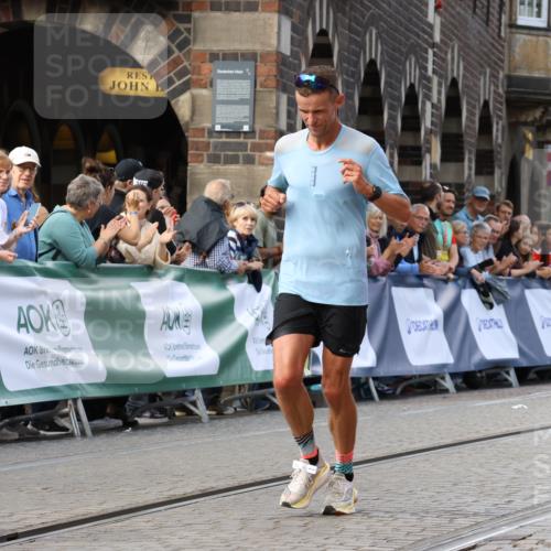 13.09.2026 - 21. swb-Marathon Bremen Strokosch-Dieckow http://msf.ph/oto/10298393 13.09.2026 12:41:35 Ziel 634, 129 meine-sportfotos.de