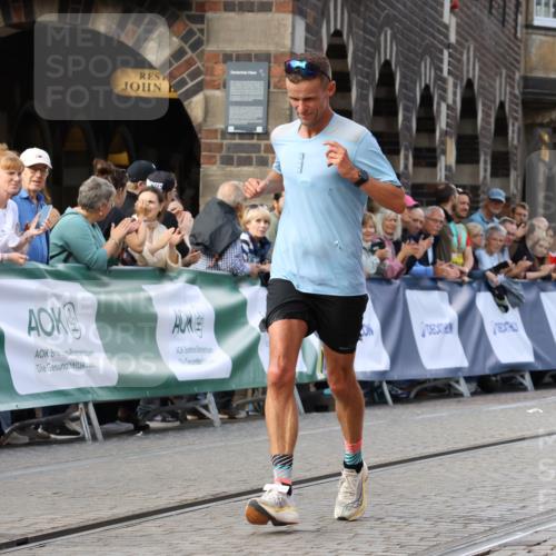 13.09.2026 - 21. swb-Marathon Bremen Strokosch-Dieckow http://msf.ph/oto/10298395 13.09.2026 12:41:35 Ziel 634, 129 meine-sportfotos.de