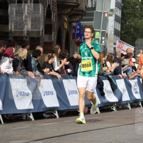13.09.2026 - 21. swb-Marathon Bremen Strokosch-Dieckow http://msf.ph/oto/10298396 13.09.2026 10:49:57 Ziel 10709, 10739, 10835, 10910, 11007, 11092, 11191, 11635, 11717, 10452, 10876, 11111, 11128, 11415, 12240, 12510 meine-sportfotos.de