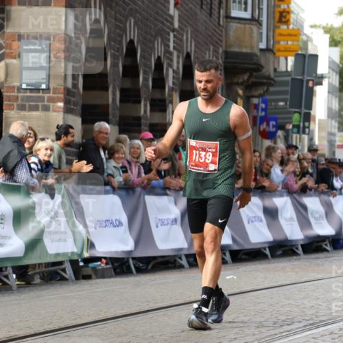 13.09.2026 - 21. swb-Marathon Bremen Strokosch-Dieckow http://msf.ph/oto/10298414 13.09.2026 12:41:53 Ziel 1139 meine-sportfotos.de