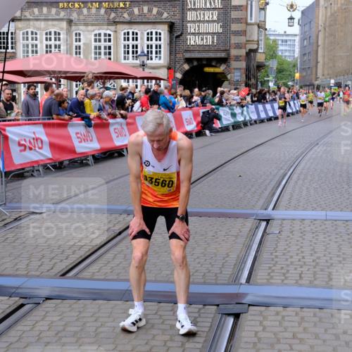 13.09.2026 - 21. swb-Marathon Bremen Tim E. http://msf.ph/oto/10298433 13.09.2026 10:35:27 Ziel 10261, 10262, 10994, 11512, 13505, 13560 meine-sportfotos.de