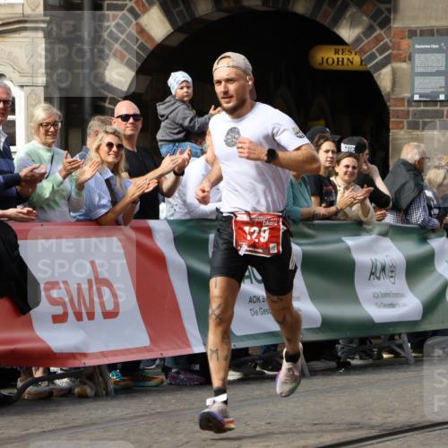 13.09.2026 - 21. swb-Marathon Bremen Strokosch-Dieckow http://msf.ph/oto/10298444 13.09.2026 12:42:11 Ziel 129 meine-sportfotos.de