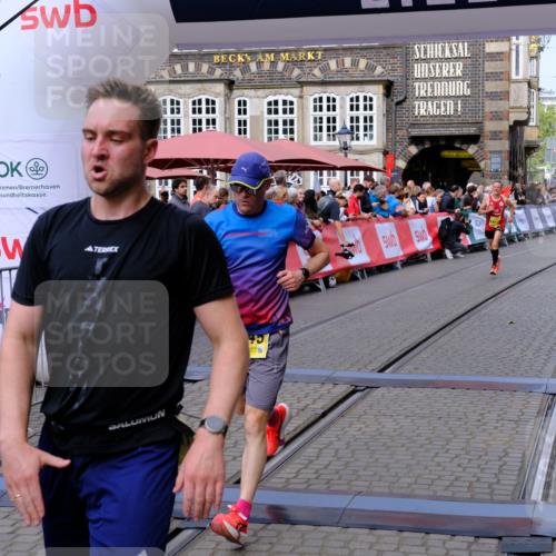 13.09.2026 - 21. swb-Marathon Bremen Tim E. http://msf.ph/oto/10298460 13.09.2026 10:35:42 Ziel 10994, 11068, 11176, 11345, 11512, 12289, 13514, 13540, 13583, 13590, 13619 meine-sportfotos.de