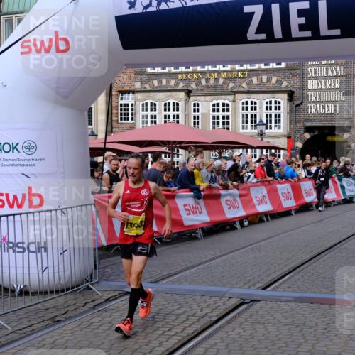 13.09.2026 - 21. swb-Marathon Bremen Tim E. http://msf.ph/oto/10298462 13.09.2026 10:35:45 Ziel 10994, 11068, 11176, 11345, 11512, 12289, 13514, 13540, 13583, 13590, 13619 meine-sportfotos.de