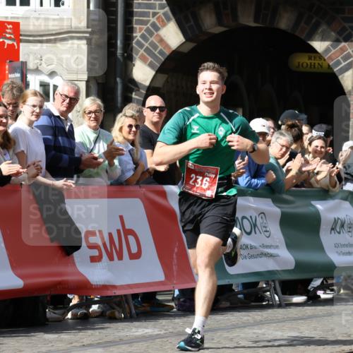 13.09.2026 - 21. swb-Marathon Bremen Strokosch-Dieckow http://msf.ph/oto/10298471 13.09.2026 12:43:11 Ziel 236 meine-sportfotos.de