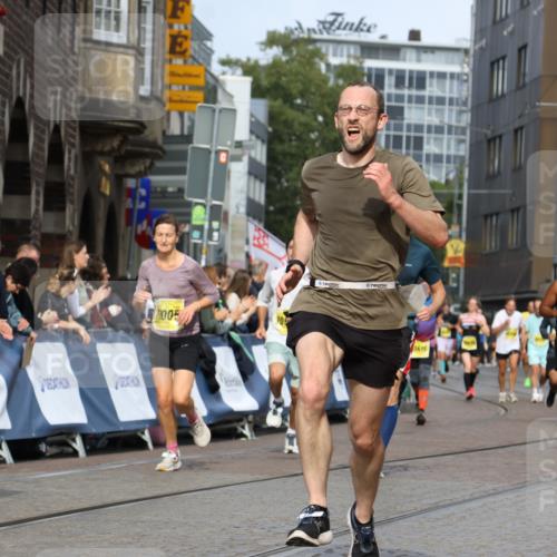 13.09.2026 - 21. swb-Marathon Bremen Strokosch-Dieckow http://msf.ph/oto/10298483 13.09.2026 10:50:01 Ziel 10709, 11007, 11092, 11183, 11717, 10876, 11111, 11128, 11178, 12240, 12269 meine-sportfotos.de