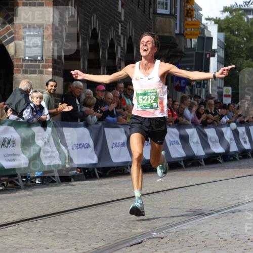 13.09.2026 - 21. swb-Marathon Bremen Strokosch-Dieckow http://msf.ph/oto/10298518 13.09.2026 12:43:40 Ziel 5212 meine-sportfotos.de