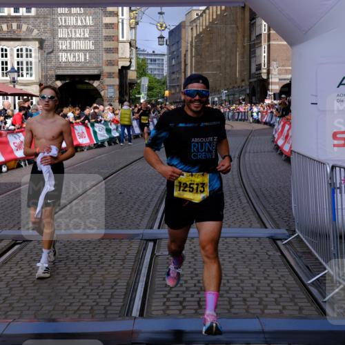 13.09.2026 - 21. swb-Marathon Bremen Tim E. http://msf.ph/oto/10298545 13.09.2026 10:36:35 Ziel 11067, 12324, 12513, 13575 meine-sportfotos.de