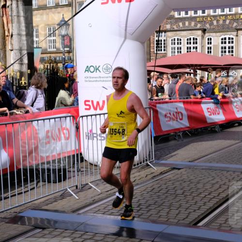 13.09.2026 - 21. swb-Marathon Bremen Tim E. http://msf.ph/oto/10298565 13.09.2026 10:36:46 Ziel 11916, 12324, 12456, 12513, 13548, 13575 meine-sportfotos.de