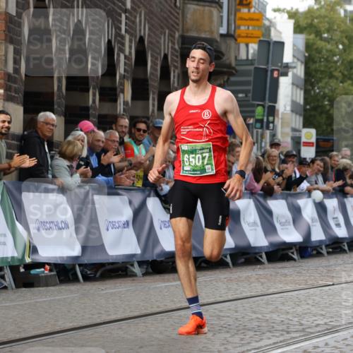 13.09.2026 - 21. swb-Marathon Bremen Strokosch-Dieckow http://msf.ph/oto/10298566 13.09.2026 12:44:16 Ziel 798, 1490 meine-sportfotos.de