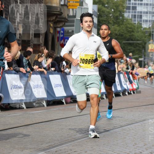 13.09.2026 - 21. swb-Marathon Bremen Strokosch-Dieckow http://msf.ph/oto/10298567 13.09.2026 10:50:04 Ziel 10508, 10709, 10966, 11007, 11035, 11183, 11717, 10170, 10876, 11111, 11128, 11178, 11497, 11499, 12240, 12269 meine-sportfotos.de