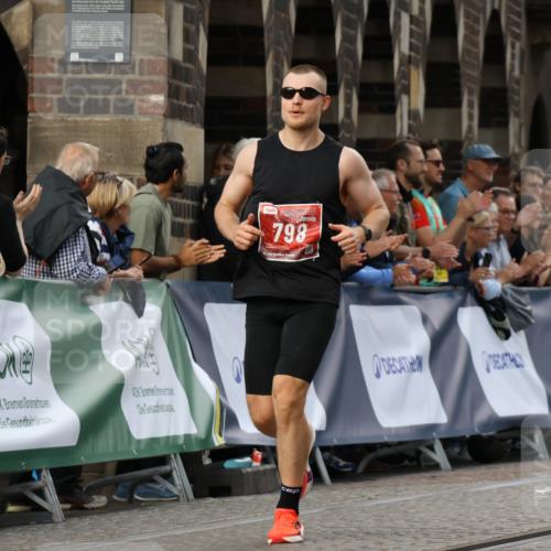 13.09.2026 - 21. swb-Marathon Bremen Strokosch-Dieckow http://msf.ph/oto/10298587 13.09.2026 12:44:29 Ziel 798, 1313, 1490, 2044, 6507, 289 meine-sportfotos.de