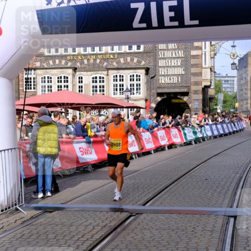 13.09.2026 - 21. swb-Marathon Bremen Tim E. http://msf.ph/oto/10298591 13.09.2026 10:36:53 Ziel 11916, 12456, 13548 meine-sportfotos.de