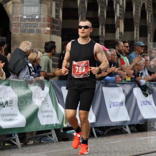 13.09.2026 - 21. swb-Marathon Bremen Strokosch-Dieckow http://msf.ph/oto/10298592 13.09.2026 12:44:29 Ziel 798, 1313, 1490, 2044, 6507, 289 meine-sportfotos.de