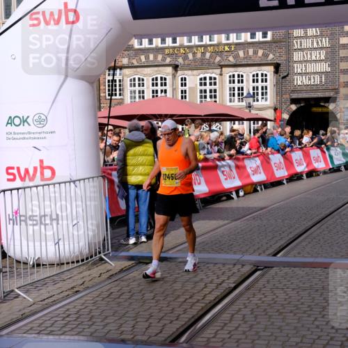 13.09.2026 - 21. swb-Marathon Bremen Tim E. http://msf.ph/oto/10298603 13.09.2026 10:36:55 Ziel 11916, 12456, 13548 meine-sportfotos.de