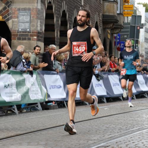 13.09.2026 - 21. swb-Marathon Bremen Strokosch-Dieckow http://msf.ph/oto/10298605 13.09.2026 12:44:30 Ziel 798, 1313, 1490, 2044, 6507, 289 meine-sportfotos.de