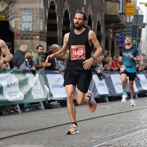 13.09.2026 - 21. swb-Marathon Bremen Strokosch-Dieckow http://msf.ph/oto/10298611 13.09.2026 12:44:30 Ziel 798, 1313, 1490, 2044, 6507, 289 meine-sportfotos.de