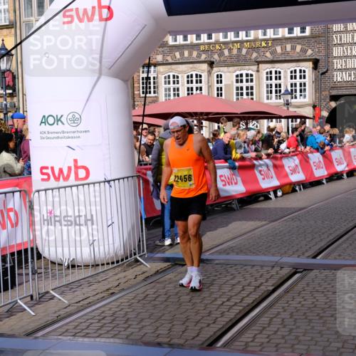 13.09.2026 - 21. swb-Marathon Bremen Tim E. http://msf.ph/oto/10298612 13.09.2026 10:36:55 Ziel 11916, 12456, 13548 meine-sportfotos.de