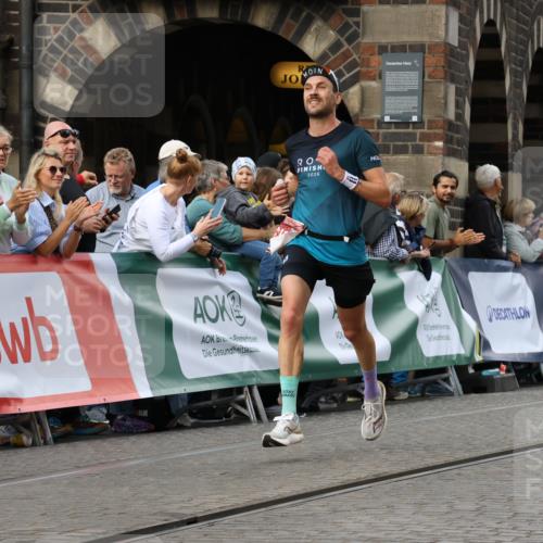 13.09.2026 - 21. swb-Marathon Bremen Strokosch-Dieckow http://msf.ph/oto/10298628 13.09.2026 12:44:32 Ziel 798, 1313, 1490, 2044, 6507, 289, 6485 meine-sportfotos.de