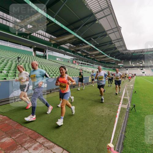 13.09.2026 - 21. swb-Marathon Bremen Michael Burmester http://msf.ph/oto/10298638 13.09.2026 10:33:46 Laufen im Stadion 10018, 10067, 10078, 10166, 10177, 10184, 10203, 10211, 10226, 10236, 10240, 10243, 10249, 10254, 10256, 10297, 10300, 10322, 10355, 10356, 10365, 10372, 10374, 10379, 10383, 10394, 10408, 10415, 10423, 10428, 10460, 10486, 10494, 10530, 10550, 10565, 10578, 10604, 10668, 10669, 10670, 10673, 10675, 10687, 10691, 10699, 10700, 10707, 10721, 10728, 10745, 10749, 10750, 10771, 10772, 10787, 10788, 10794, 10798, 10828, 10857, 10914, 11126, 11162, 11343 meine-sportfotos.de