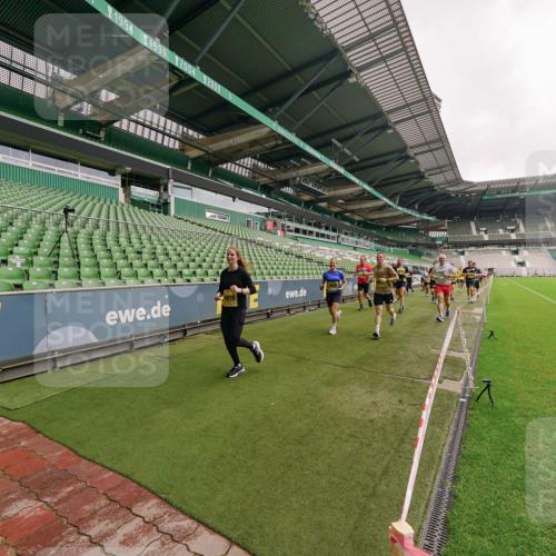 13.09.2026 - 21. swb-Marathon Bremen Michael Burmester http://msf.ph/oto/10298656 13.09.2026 10:33:50 Laufen im Stadion 10018, 10067, 10078, 10166, 10177, 10184, 10203, 10211, 10226, 10236, 10240, 10243, 10249, 10254, 10297, 10300, 10322, 10355, 10356, 10372, 10374, 10379, 10383, 10394, 10408, 10415, 10423, 10428, 10460, 10486, 10494, 10530, 10550, 10565, 10578, 10604, 10639, 10668, 10669, 10670, 10673, 10675, 10687, 10691, 10699, 10700, 10721, 10728, 10745, 10749, 10750, 10771, 10772, 10787, 10788, 10794, 10798, 10828, 10857, 10914, 11126, 11162, 11343, 11803, 11965 meine-sportfotos.de