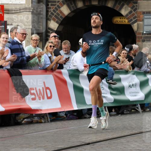 13.09.2026 - 21. swb-Marathon Bremen Strokosch-Dieckow http://msf.ph/oto/10298664 13.09.2026 12:44:33 Ziel 798, 1313, 1490, 2044, 6507, 289, 6485 meine-sportfotos.de