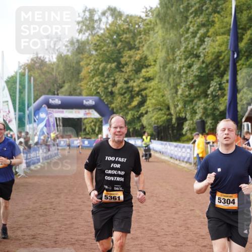 13.09.2026 - Airport Race Dennis Weichert http://msf.ph/oto/10298677 13.09.2026 10:35:59 Ziel 5304, 5361, 5384 meine-sportfotos.de