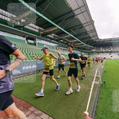 13.09.2026 - 21. swb-Marathon Bremen Michael Burmester http://msf.ph/oto/10298682 13.09.2026 10:33:56 Laufen im Stadion 10018, 10067, 10078, 10147, 10166, 10177, 10184, 10203, 10211, 10236, 10240, 10249, 10254, 10297, 10300, 10355, 10356, 10367, 10368, 10369, 10372, 10374, 10379, 10383, 10394, 10408, 10415, 10423, 10428, 10460, 10486, 10494, 10530, 10550, 10578, 10604, 10639, 10668, 10669, 10673, 10675, 10687, 10691, 10699, 10700, 10728, 10745, 10749, 10750, 10771, 10772, 10787, 10788, 10794, 10798, 10828, 10857, 10914, 10928, 11126, 11162, 11343, 11803, 11965 meine-sportfotos.de