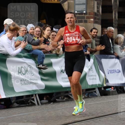 13.09.2026 - 21. swb-Marathon Bremen Strokosch-Dieckow http://msf.ph/oto/10298700 13.09.2026 12:44:41 Ziel 2044, 6507, 289, 4474, 6485 meine-sportfotos.de
