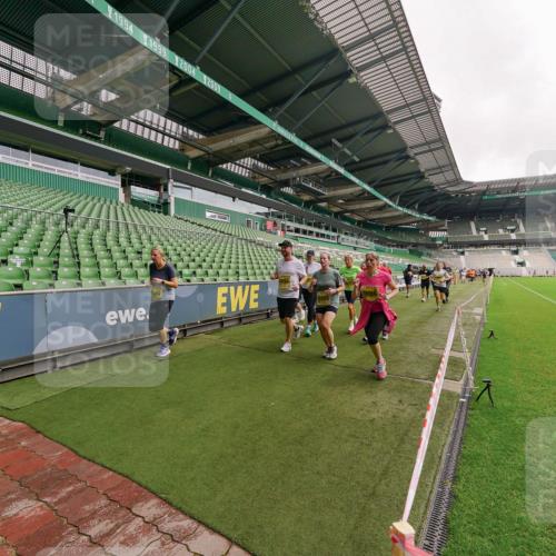 13.09.2026 - 21. swb-Marathon Bremen Michael Burmester http://msf.ph/oto/10298705 13.09.2026 10:34:01 Laufen im Stadion 10018, 10067, 10078, 10147, 10166, 10177, 10184, 10203, 10211, 10236, 10240, 10254, 10297, 10300, 10355, 10356, 10367, 10368, 10369, 10372, 10374, 10379, 10383, 10394, 10408, 10415, 10423, 10428, 10460, 10485, 10486, 10494, 10530, 10550, 10559, 10578, 10604, 10639, 10668, 10669, 10673, 10675, 10687, 10691, 10699, 10700, 10728, 10745, 10749, 10750, 10771, 10772, 10787, 10788, 10794, 10798, 10828, 10857, 10914, 10928, 11126, 11162, 11343, 11803, 11965, 10222 meine-sportfotos.de