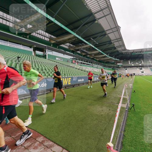 13.09.2026 - 21. swb-Marathon Bremen Michael Burmester http://msf.ph/oto/10298715 13.09.2026 10:34:03 Laufen im Stadion 10018, 10067, 10078, 10147, 10166, 10177, 10184, 10203, 10211, 10236, 10240, 10254, 10297, 10300, 10355, 10356, 10367, 10368, 10369, 10372, 10374, 10379, 10383, 10394, 10408, 10415, 10423, 10428, 10460, 10485, 10494, 10530, 10550, 10559, 10578, 10604, 10639, 10668, 10669, 10673, 10675, 10687, 10691, 10699, 10700, 10728, 10745, 10749, 10750, 10772, 10787, 10788, 10794, 10798, 10828, 10857, 10914, 10928, 11126, 11162, 11343, 11803, 11965, 10146, 10222 meine-sportfotos.de
