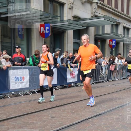 13.09.2026 - 21. swb-Marathon Bremen Strokosch-Dieckow http://msf.ph/oto/10298716 13.09.2026 10:46:06 Ziel 10228, 10897, 11110, 11287, 11356, 11706, 11925, 11926, 12035, 13511, 13609, 13640, 10436, 10447, 10992, 11015, 11279, 11762, 11925, 11956, 12033, 12069, 12556, 12557, 13529, 13612, 13640 meine-sportfotos.de