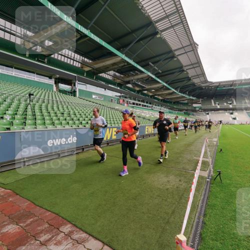 13.09.2026 - 21. swb-Marathon Bremen Michael Burmester http://msf.ph/oto/10298741 13.09.2026 10:34:16 Laufen im Stadion 10018, 10067, 10078, 10147, 10157, 10166, 10177, 10184, 10185, 10211, 10236, 10240, 10254, 10297, 10300, 10355, 10356, 10367, 10368, 10369, 10374, 10379, 10383, 10394, 10408, 10415, 10423, 10428, 10460, 10485, 10494, 10530, 10559, 10578, 10604, 10639, 10668, 10669, 10673, 10677, 10687, 10691, 10699, 10700, 10728, 10745, 10749, 10750, 10772, 10787, 10788, 10794, 10828, 10857, 10914, 10928, 11126, 11162, 11343, 11803, 11965, 10146, 10222 meine-sportfotos.de