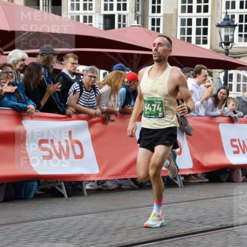 13.09.2026 - 21. swb-Marathon Bremen Strokosch-Dieckow http://msf.ph/oto/10298752 13.09.2026 12:44:56 Ziel 289, 322, 814, 1187, 1544, 1840, 8285 meine-sportfotos.de