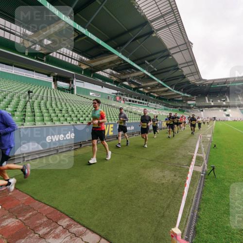 13.09.2026 - 21. swb-Marathon Bremen Michael Burmester http://msf.ph/oto/10298759 13.09.2026 10:34:19 Laufen im Stadion 10018, 10067, 10078, 10093, 10147, 10157, 10166, 10177, 10184, 10185, 10211, 10236, 10240, 10254, 10297, 10300, 10355, 10356, 10367, 10368, 10369, 10374, 10379, 10383, 10394, 10408, 10415, 10423, 10428, 10460, 10485, 10494, 10530, 10559, 10578, 10604, 10639, 10668, 10669, 10673, 10677, 10687, 10691, 10699, 10700, 10728, 10745, 10749, 10750, 10772, 10787, 10788, 10794, 10828, 10857, 10914, 10928, 11126, 11162, 11343, 11803, 11965, 10146, 10222 meine-sportfotos.de