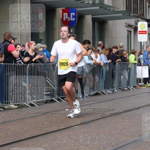 13.09.2026 - 21. swb-Marathon Bremen Strokosch-Dieckow http://msf.ph/oto/10298760 13.09.2026 10:46:12 Ziel 10228, 10590, 10897, 11110, 11155, 11287, 11356, 11926, 12035, 13511, 10436, 10447, 10992, 11706, 11925, 11956, 12069, 12556, 12557, 13529, 13609, 13612, 13640 meine-sportfotos.de