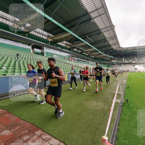13.09.2026 - 21. swb-Marathon Bremen Michael Burmester http://msf.ph/oto/10298779 13.09.2026 10:34:24 Laufen im Stadion 10018, 10078, 10093, 10147, 10157, 10166, 10177, 10184, 10185, 10211, 10236, 10240, 10254, 10297, 10355, 10356, 10367, 10368, 10369, 10374, 10383, 10394, 10408, 10415, 10423, 10428, 10460, 10485, 10494, 10528, 10530, 10559, 10578, 10604, 10639, 10668, 10669, 10673, 10677, 10687, 10691, 10699, 10700, 10728, 10745, 10749, 10750, 10772, 10787, 10788, 10794, 10828, 10857, 10914, 10928, 11126, 11162, 11343, 11803, 11965, 10146, 10222 meine-sportfotos.de